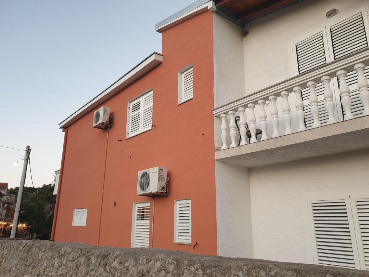 Apartments Martinovic By The Sea Kukljica Dış mekan fotoğraf
