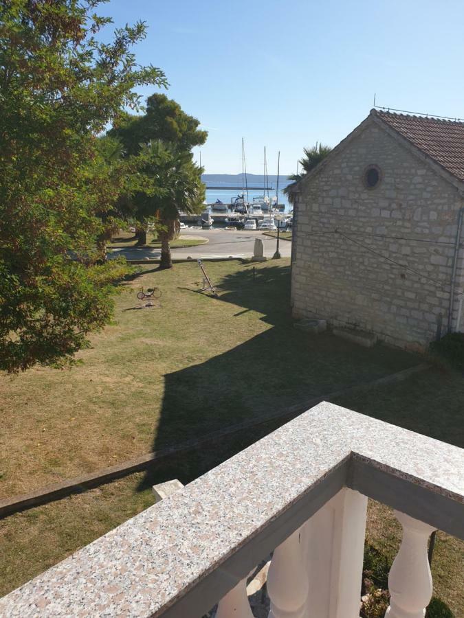 Apartments Martinovic By The Sea Kukljica Dış mekan fotoğraf
